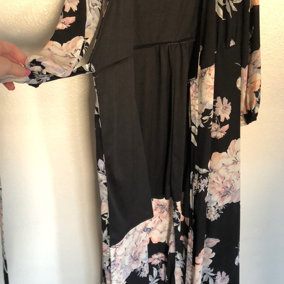 Gianni Bini Floral Maxi Wrap Dress - Picture 5 of 6